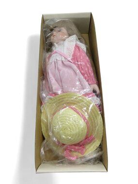Artisan Porcelain Doll Sarah 14" Musical Limited Edition #426/720 Boxed Vintage